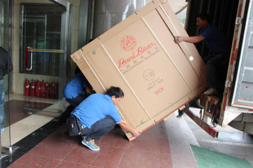 雄关区钢琴贵重工艺品无忧运